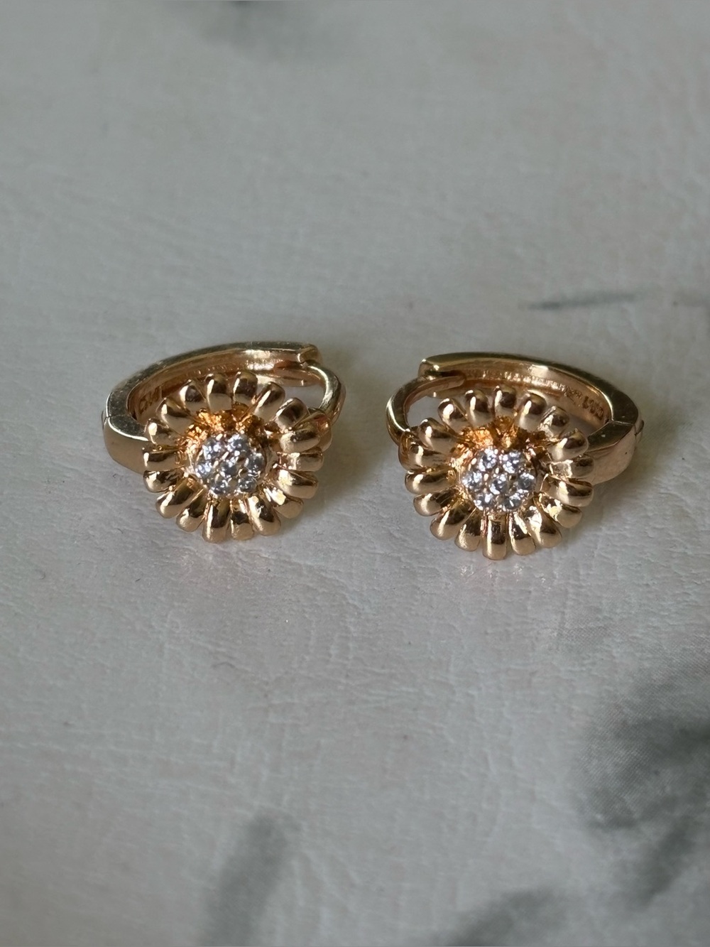 Hugger sunflower earrings